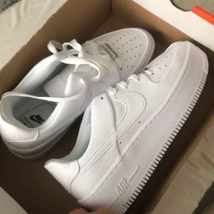 Nike af1 sage low